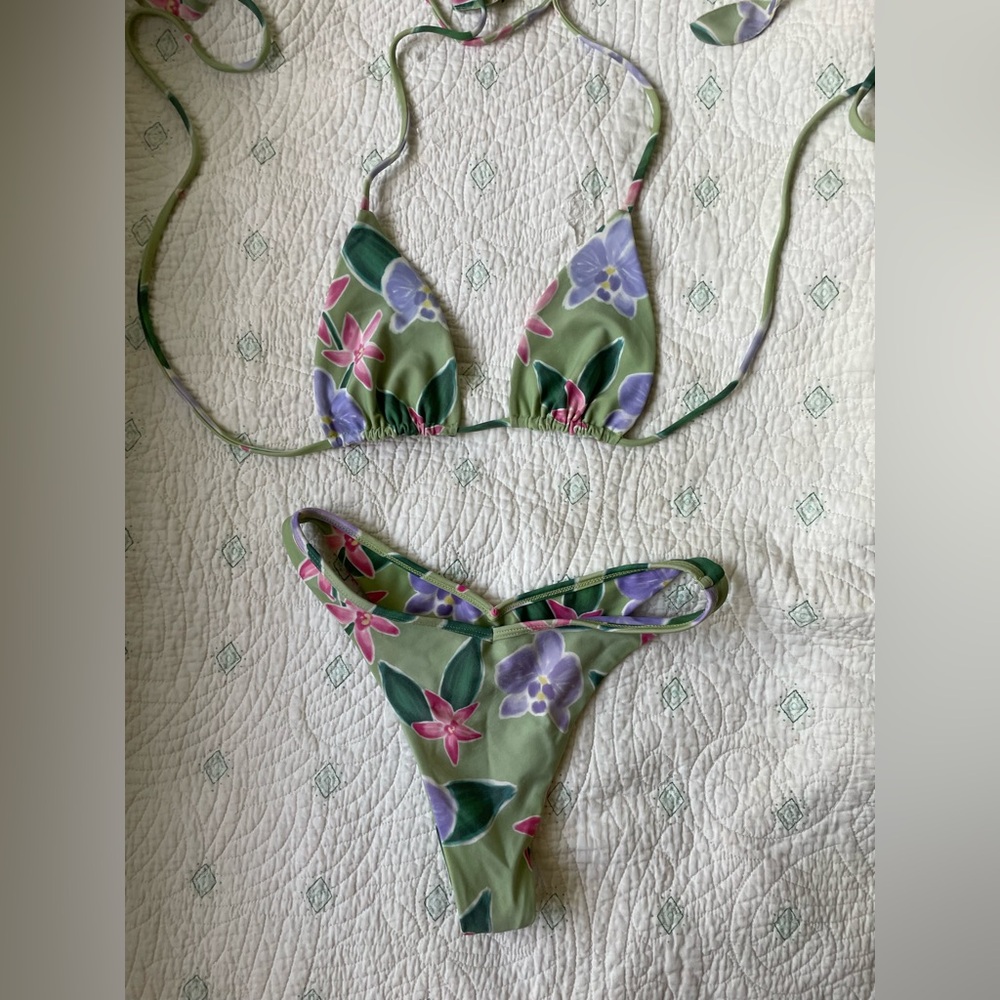 Garden isle BENOA bikini looking to TRade for smaller bottoms